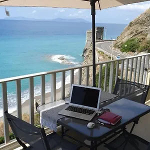 Laguna Blu Davanti Alle Isole Eolie Piraino