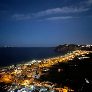 La Casa Di Felice Milazzo, Tono Appartement